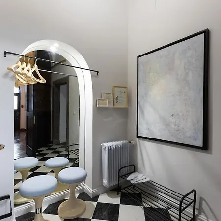 Apartment Swanky Residence, 4 Stars, Centre *