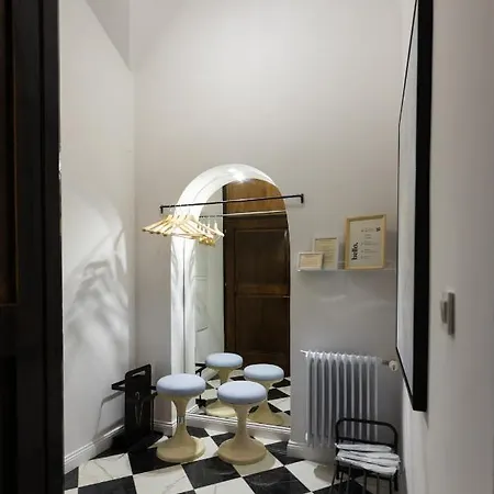 Apartment Swanky Residence, 4 Stars, Centre, Free Parking