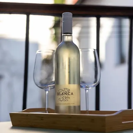 Swanky Residence, 4 Stars, Centre Apartament