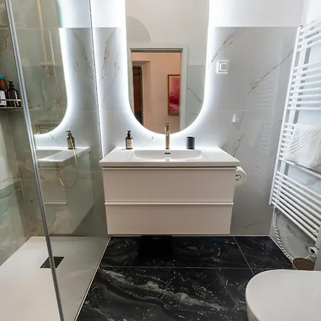 Swanky Residence, 4 Stars, Centre Daire