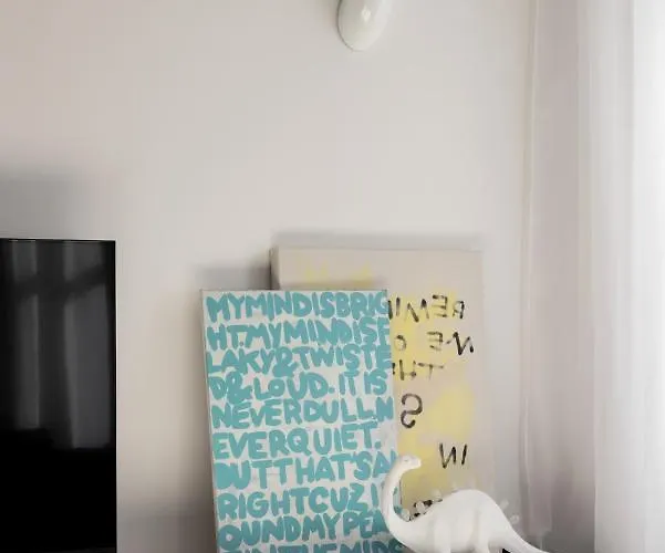 Swanky Residence, 4 Stars, Centre Apartment *