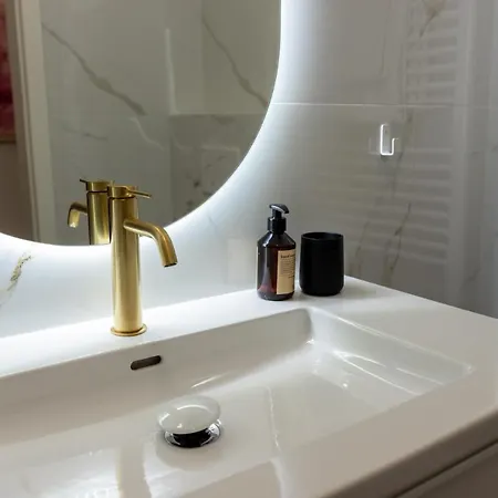 Swanky Residence, 4 Stars, Centre Διαμέρισμα Λιουμπλιάνα